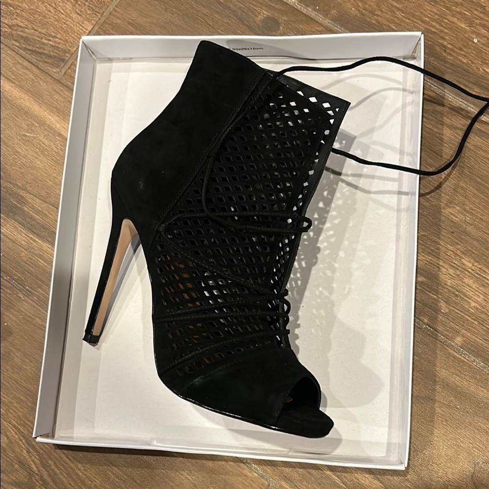 Steve Madden Black Lace-Up Heeled Booties